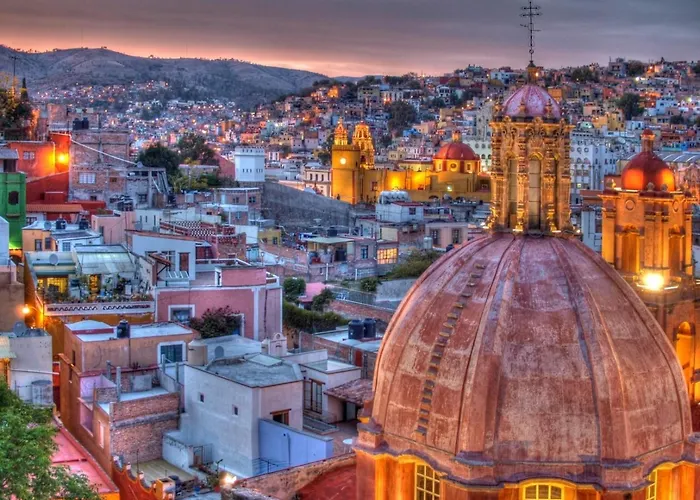Guanajuato Centro Quiet 3-Story Home With Great Views