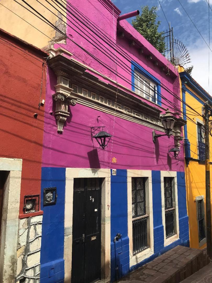 Centro Quiet 3-story With Great Views *